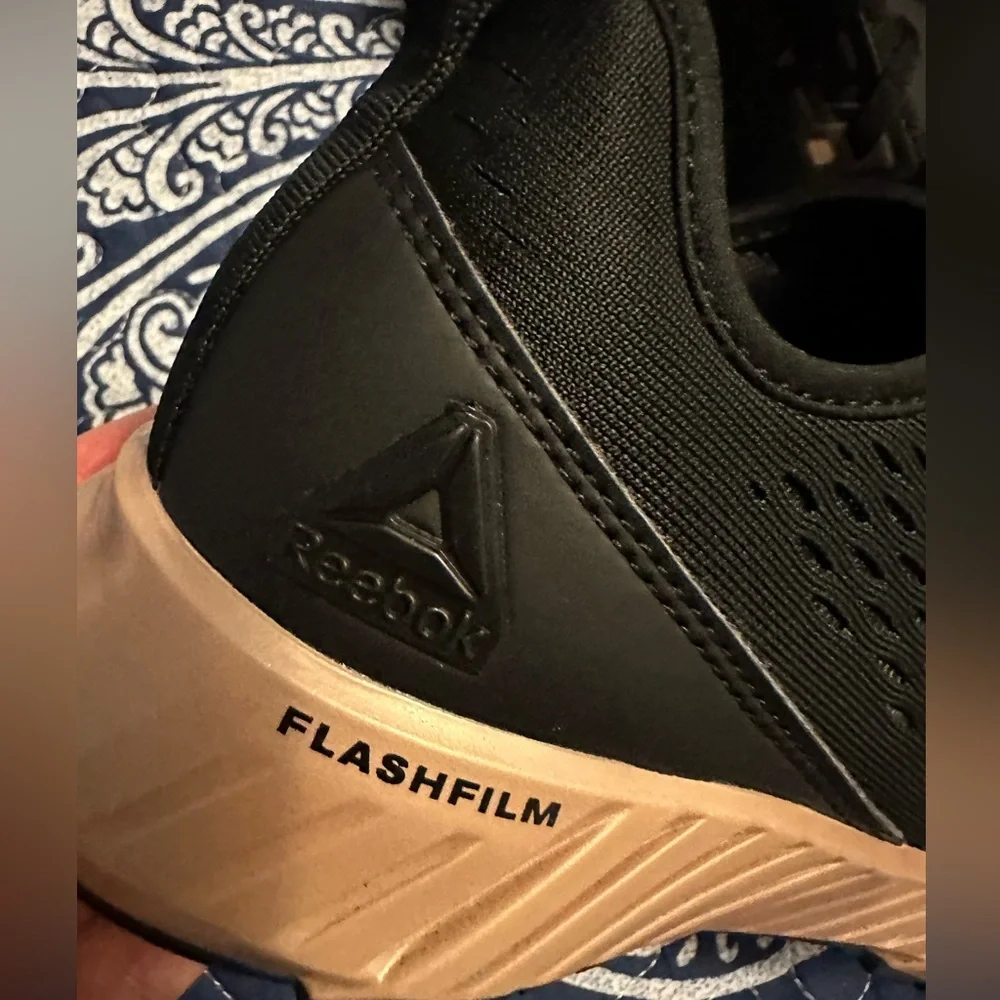 Reebok Flash Film Woman’s Size 7 Sneaker never been worn - Picture 5 of 13